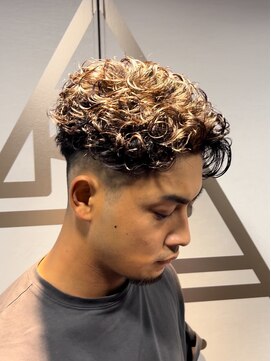 ライズ 渋谷店(RISE) 外国人風ツーブロックフェードオールバックパーマ