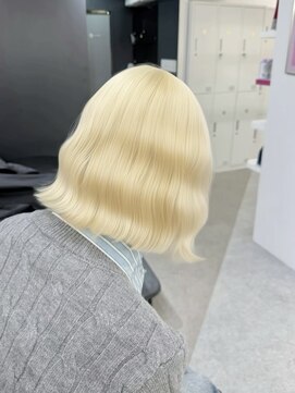 melt.tokyo【メルトトウキョウ】【4月中旬NEW OPEN(予定)】 インナーカラー/トリートメント/デザインカラー/ペールピンク