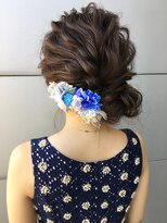 クラウン ヘアー(CLOWN hair)&nbsp;三つ編みで作るパーティーアレンジ