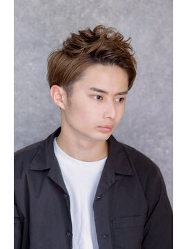 スタジオ 渋谷 原宿(Stujio) 爽やかな印象でくせ毛を活かしたツーブロックスタイル