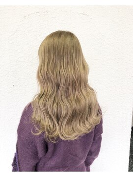 オリ(‘Oli) パールベージュ