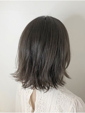 シルク バイ ルカ(SilQ by Luca) 外ハネボブ×アッシュベージュ