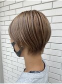 ハイカラーショートスタイル