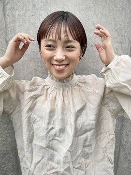 ユノ(juno) 前髪がかわいいマッシュショートボブ♪