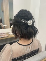 イラ(Era) ふわふわハーフアップ