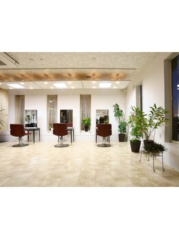 【大人女性の美髪♪】一人ひとりが抱えるお悩みに丁寧なカウンセリングで”なりたい”を叶える◎