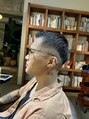 ビハインドザカーテン(BEHIND THE CURTAIN)&nbsp;フェードカットスッキリ男らしく/波巻きパーマ/シャドウパーマ