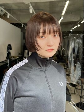 シスタ(SISTA) ベージュカラーボブ/ミニボブ前上がりボブ【AMU/自由が丘】