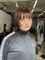 シスタ(SISTA) ベージュカラーボブ/ミニボブ前上がりボブ【AMU/自由が丘】