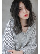 ミント(mint) 透け感アッシュに、ゆるふわミディアムスタイル