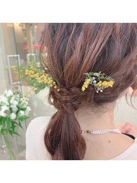 マロウ(mallow) 《花屋併設》ミモザアレンジ@20代30代40代@ヘアセット