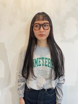 ヒツジ(hitsuji) 眉上バング×ロングヘア
