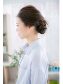 くすみカラーアッシュブラックグラマラス抜け感ヘアアレンジc1