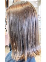 マニス(manis)&nbsp;外ハネストレート結べる長めボブ オリーブグレージュ