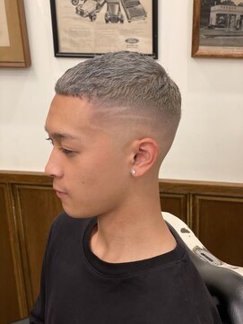 ヒロギンザ 大阪本店(HIRO GINZA) フェードカット×ハイトーンカラー×クロップカット