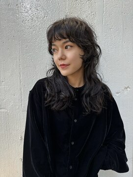 シーカ ニカイ(siika NIKAI) こなれミディマッシュレイヤースタイル