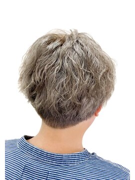 黄ぐまくん美容室 ランダム　スパイラルパーマ　ダブルカラー