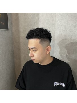 デン 仙台店(DEN) フェザーパーマ/スパイキーショート[榴岡/メンズ/理容室]