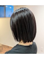 ウィスカーヘアー(whisker hair) レーヤーボブ ダークピンクカラー