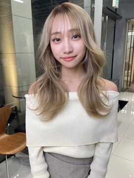 サンバレー(SUNVALLEY) 透け感バング　ミルクティーベージュ　韓国ウェーブ　くびれ巻き