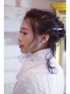 ソラ(sora) ヘアピンアレンジ　デート仕様　ギブソンタック