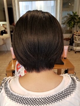 ウィービーパセリ atre川越店(WE BE PARSLEY) 前下がりボブ