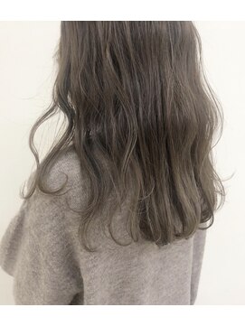 ルッツ(Lutz. hair design) cream　beige