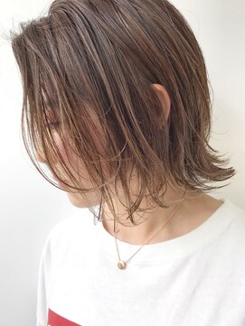 ヘアーブレイス(hair brace) 外国人風ハイライト