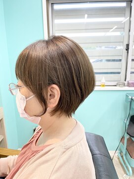 ホロー(Hollow) 横顔美人ショートボブ×白髪ぼかし9