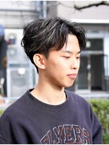 ノイセル 西本町(Noisyle)&nbsp;前下がりセンターパートニュアンスパーマ