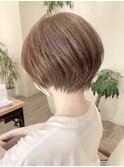 【I.】ハイライトで白髪染めを使わない白髪染め上品ショートボブ