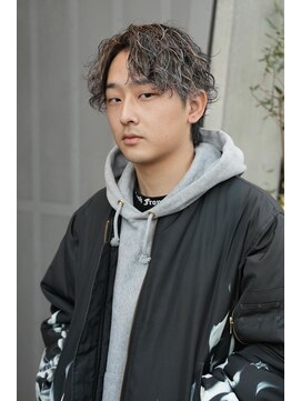 マール 矢場町(MARL) ハイライト×センターパート×ハイは