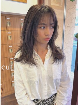 エスポワール(Espoir) たっぷりレイヤー外はねミディ×グレージュカラー