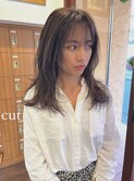 たっぷりレイヤー外はねミディ×グレージュカラー
