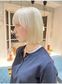 ハイトーン切りっぱなしボブ