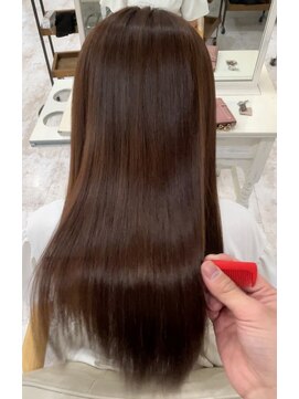 イーエス(E.S) ＜乾かすだけでまとまる圧倒的艶髪＞縮毛矯正