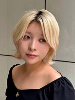 小顔くびれ×上品レイヤー｜色気漂うミディアム