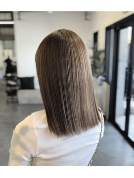 ブラウンベージュ