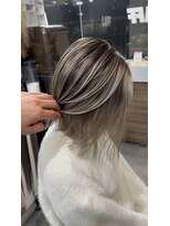 ラフ 難波店(LAFF)&nbsp;【ショートでも作れるシルバーバレイヤージュ 】