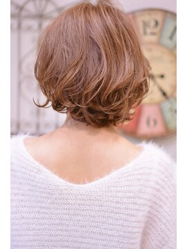 メイズ(MAZE) ふんわり耳かけ外ハネカールボブ【メイズ東中野・鍛原志行】