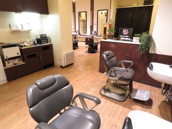 Hair studio MoMo 【ヘアースタジオ モモ】