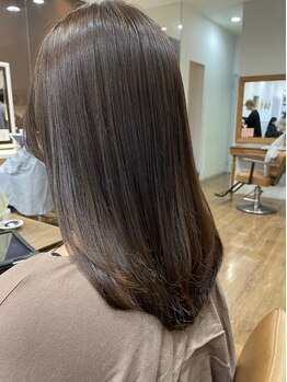 ラブ 蕨(LAB)の写真/しっかりクセを伸ばしても仕上がりはナチュラルな質感♪手触り良い艶感ストレートはＬＡＢにおまかせ◎