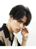 刈り上げツーブロック黒髪センターパート