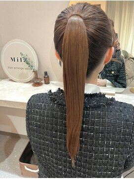 ミラ(Mila) 艶々タイトポニー♪艶感タイトアレンジ♪