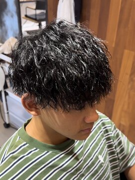 トンネルヘアー(Tunnel hair) 男性ウケNo.1ツイストパーマ