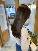 オリーブグレージュ