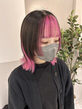 サロウィンフレンテ 新宿三丁目(SALOWIN Frente) ウルフカット×インナーカラーピンク