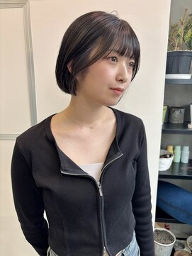 イル(ill) ボブ 顎ラインボブ イヤリングカラー グレー 大須