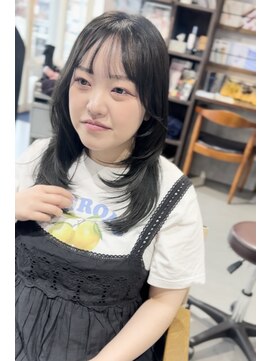 クラシカ(classika) レイヤーカット×オリーブグレージュ♪