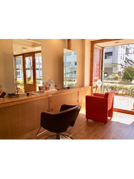 【桜山徒歩3分】木の温もりを感じるウッド調の店内で癒されるアットホームサロン♪お子様との同伴も◎